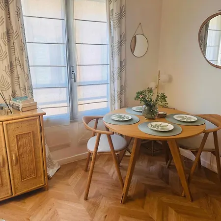 Lovely One Bedroom With Balcony & Wifi Just Minutes Walk From Palais And Beaches 109 Appartamento *