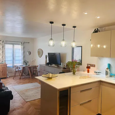 Lovely One Bedroom With Balcony & Wifi Just Minutes Walk From Palais And Beaches 109 Lägenhet *