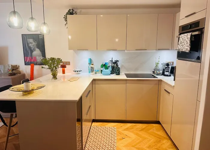 Apartamento Lovely One Bedroom With Balcony & Wifi Just Minutes Walk From Palais And Beaches 109 Cannes