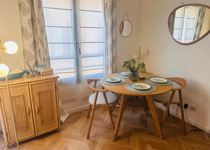 Lovely One Bedroom With Balcony & Wifi Just Minutes Walk From Palais And Beaches 109 Apartamento *
