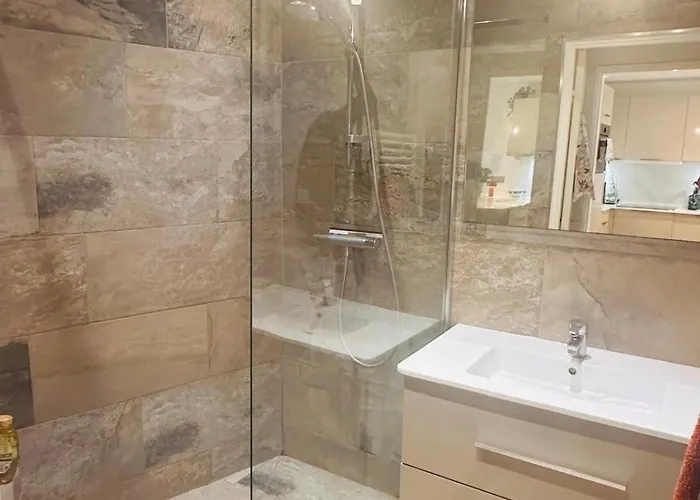 Apartamento Lovely One Bedroom With Balcony & Wifi Just Minutes Walk From Palais And Beaches 109 *