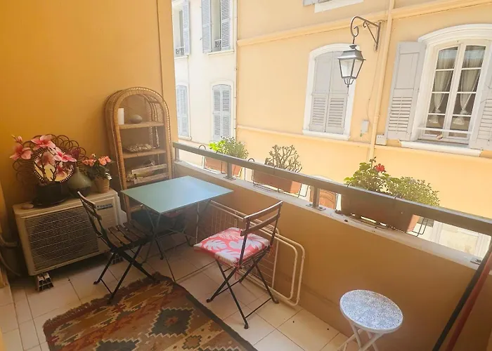 Lovely One Bedroom With Balcony & Wifi Just Minutes Walk From Palais And Beaches 109 *