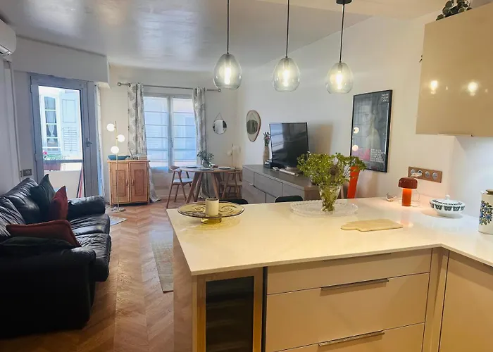 Lovely One Bedroom With Balcony & Wifi Just Minutes Walk From Palais And Beaches 109 Apartamento Cannes